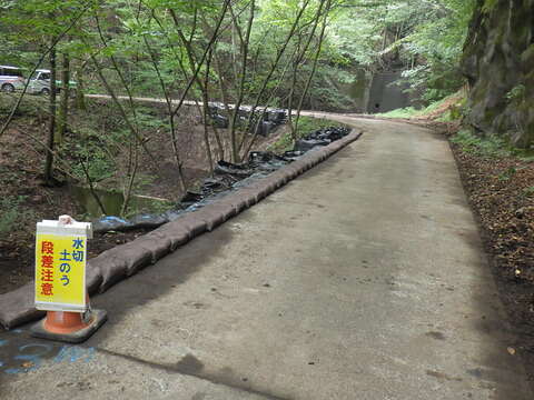 ④土のう水路設置2