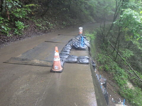 ⑤敷鉄板の設置