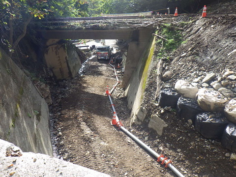 ⑫コンクリート谷止　コンクリート打設（配管圧送）2