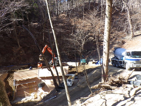 ⑫重力式擁壁竪壁コンクリート打設